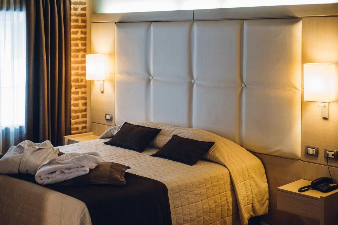 Hotel Ultimo Borgo 세티모토리네세 외부 사진
