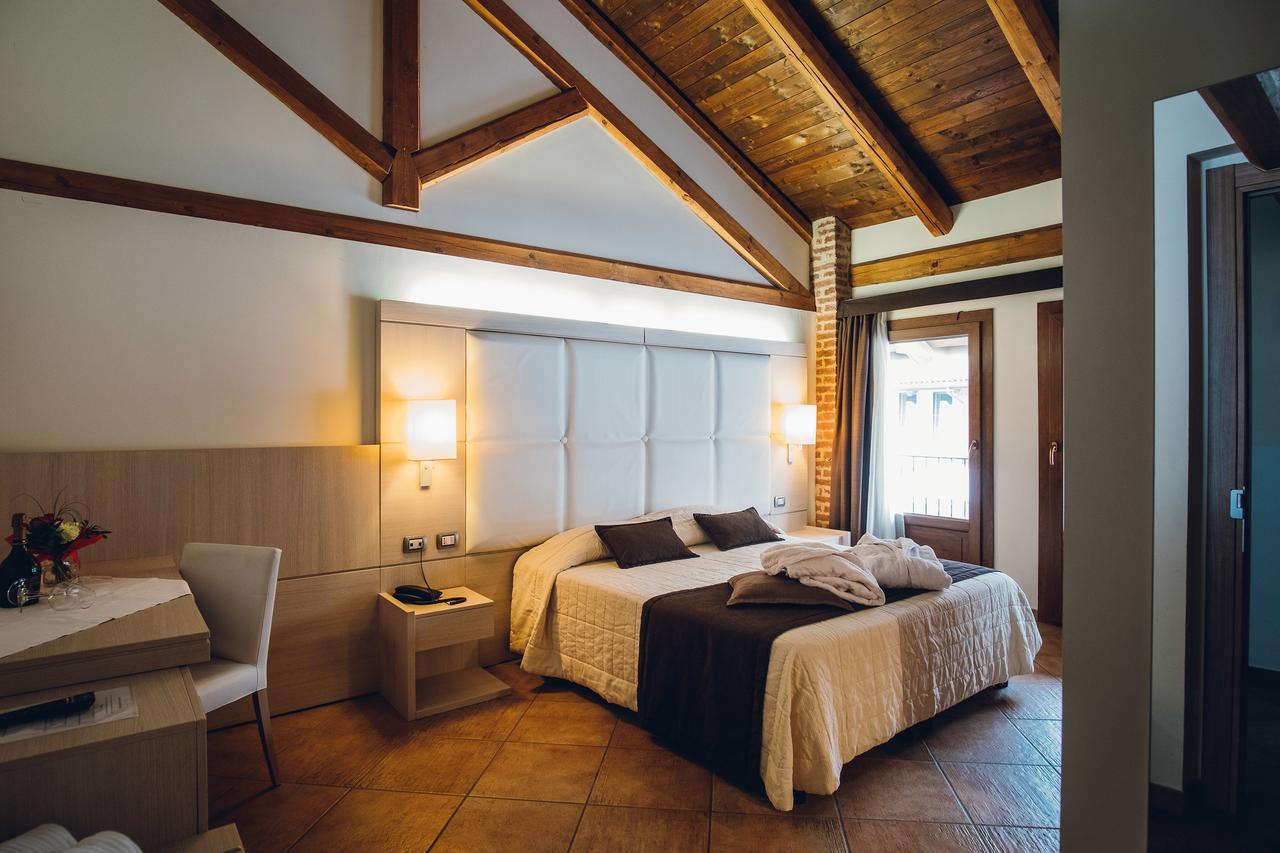 Hotel Ultimo Borgo 세티모토리네세 외부 사진
